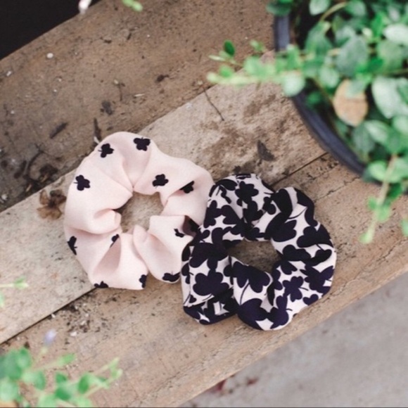 Accessories - 2-pack Clover Print Scrunchie Hair Tie